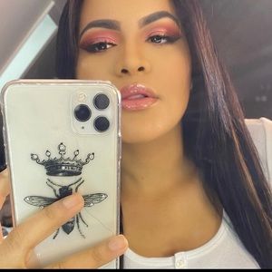 Meet your Posher, Yulenny